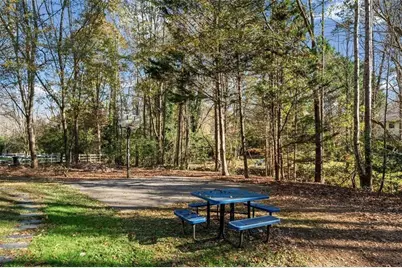 2730 Fontainebleau Drive, Dunwoody, GA 30360 - Photo 48