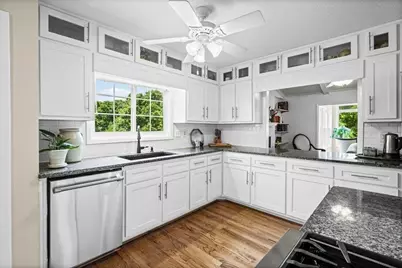 2730 Fontainebleau Drive, Dunwoody, GA 30360 - Photo 10