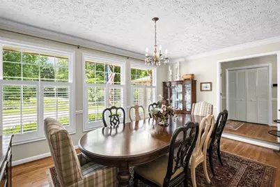 2730 Fontainebleau Drive, Dunwoody, GA 30360 - Photo 4