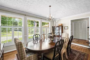 2730 Fontainebleau Dr, Dunwoody, GA 30360 - Photo 4