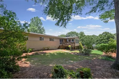 2730 Fontainebleau Drive, Dunwoody, GA 30360 - Photo 30
