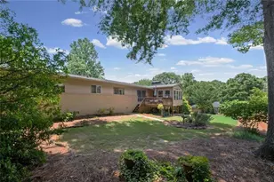 2730 Fontainebleau Dr, Dunwoody, GA 30360 - Photo 30