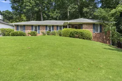 4870 Lansbury Drive, Sandy Springs, GA 30342 - Photo 10