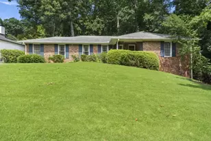 4870 Lansbury Dr, Sandy Springs, GA 30342 - Photo 10
