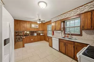 4253 Dunstan Ct, Stone Mountain, GA 30083 - Photo 8