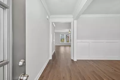 5662 Evelyn Lane, Flowery Branch, GA 30542 - Photo 4