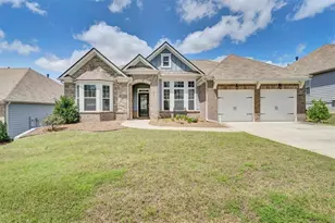 810 Codex Dr, Fairburn, GA 30213 - Photo 1