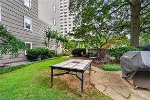 2499 Peachtree Road NE, Atlanta, GA 30305 - Photo 32