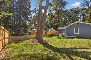 687 Woods Dr NW, Atlanta, GA 30318 - Photo 20