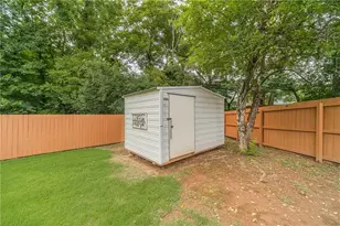 1532 Berkshire Farm Dr, Snellville, GA 30078 - Photo 28