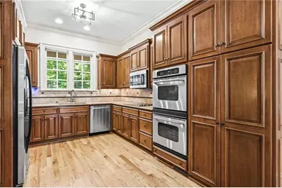 542 N Saint Marys Lane NW, Marietta, GA 30064 - Photo 10