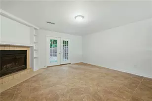 667 Hunting Creek Ln SE, Conyers, GA 30013 - Photo 6