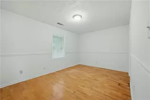 667 Hunting Creek Ln SE, Conyers, GA 30013 - Photo 4