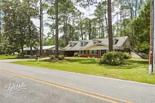 574 S 5th St, Jesup, GA 31545 - Photo 1