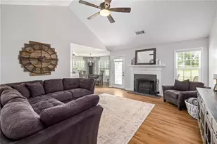378 Kiley Dr, Hoschton, GA 30548 - Photo 4