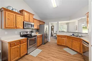 378 Kiley Dr, Hoschton, GA 30548 - Photo 8