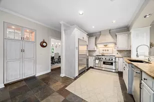 8950 Huntcliff Trce, Sandy Springs, GA 30350 - Photo 18
