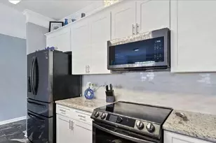 928 Pierce Ivy Ct, Lawrenceville, GA 30043 - Photo 4