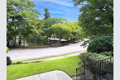 9140 Nesbit Lakes Drive, Alpharetta, GA 30022 - Photo 6