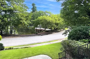 9140 Nesbit Lakes Dr, Alpharetta, GA 30022 - Photo 6
