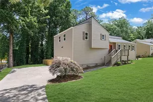 3650 Autumn Leaves Ln, Marietta, GA 30066 - Photo 4