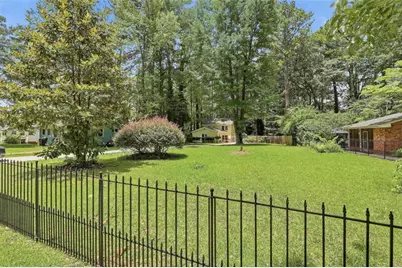 184 Fairview Drive, Fairburn, GA 30213 - Photo 2