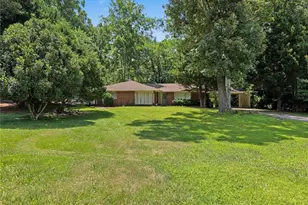 675 Holly Dr, Gainesville, GA 30501 - Photo 2