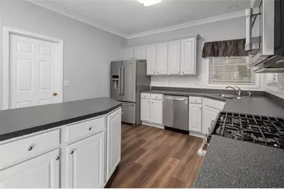 4220 Hunters Green Way NE, Kennesaw, GA 30144 - Photo 4