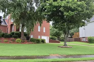5760 Dovnick Dr SW, Lilburn, GA 30047 - Photo 4