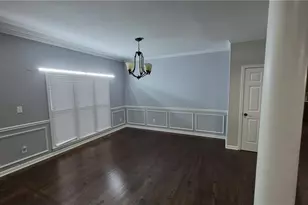 5760 Dovnick Dr SW, Lilburn, GA 30047 - Photo 10