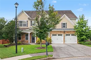 810 Sapphire Ln, Sugar Hill, GA 30518 - Photo 2