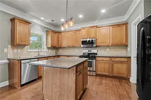 810 Sapphire Ln, Sugar Hill, GA 30518 - Photo 12