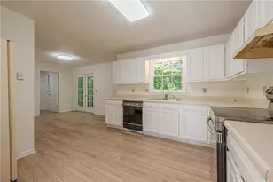 2424 Tammeron Dr S W, Marietta, GA 30064 - Photo 10