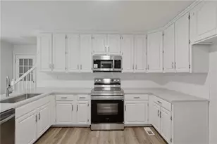 125 Yates Dr, Fayetteville, GA 30214 - Photo 2