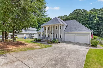 2058 Lakewood Circle, Grayson, GA 30017 - Photo 2