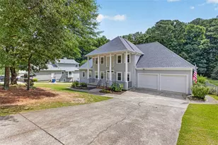 2058 Lakewood Circle, Grayson, GA 30017 - Photo 2