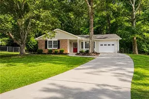 613 Windsor Dr SE, Conyers, GA 30094 - Photo 2