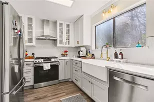 1370 Terramont Dr, Roswell, GA 30076 - Photo 2