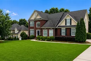 4010 Magnolia Leaf Ln, Suwanee, GA 30024 - Photo 2