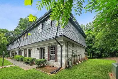 301 Stonecliff Court, Stone Mountain, GA 30083 - Photo 10