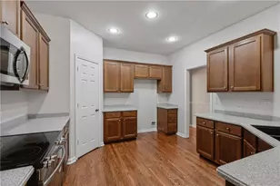 402 Freedom Ln, Peachtree City, GA 30269 - Photo 6