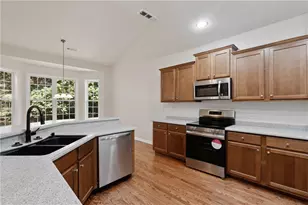 402 Freedom Ln, Peachtree City, GA 30269 - Photo 8