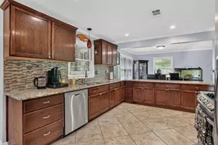 716 Bruce Way SW, Lilburn, GA 30047 - Photo 4