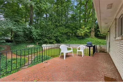 165 W Spalding Drive, Atlanta, GA 30328 - Photo 26