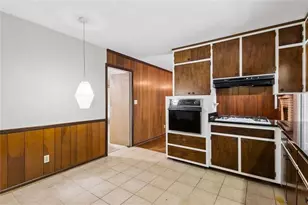 165 W Spalding Dr, Atlanta, GA 30328 - Photo 14