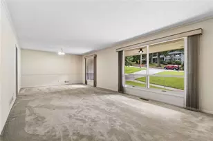 165 W Spalding Dr, Atlanta, GA 30328 - Photo 4
