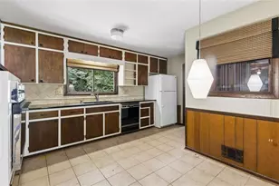 165 W Spalding Dr, Atlanta, GA 30328 - Photo 12