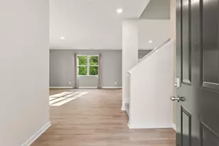 357 Creekview Wy, Dallas, GA 30132 - Photo 2