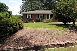 1144 Piedmont Pl, Gainesville, GA 30501 - Photo 2
