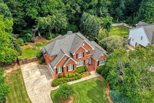13875 Belleterre Dr, Alpharetta, GA 30004 - Photo 2